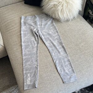 Vuori Leggings- Cycle for Survival